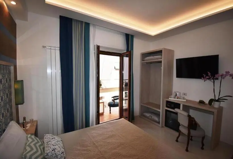 バルコニー付きデラックスルーム, Melody Sorrento Suites