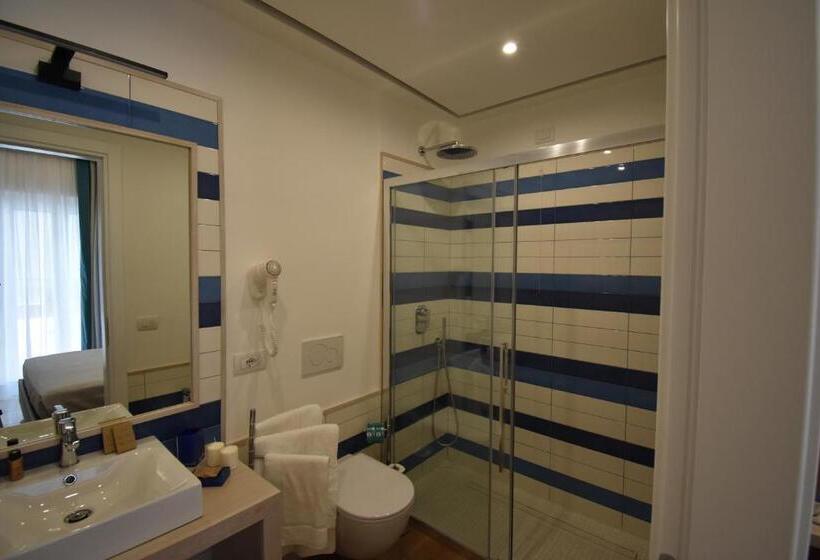 Номер Deluxe с Балконом, Melody Sorrento Suites