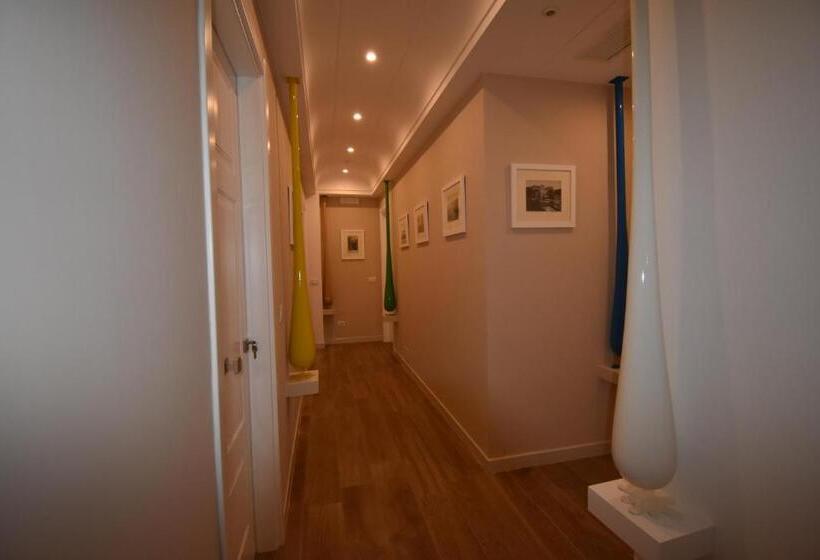 Номер Deluxe с Балконом, Melody Sorrento Suites