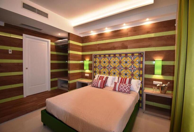 Полулюкс с Балконом, Melody Sorrento Suites