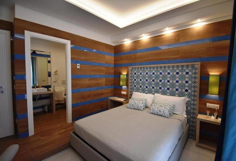 Номер Deluxe с Балконом, Melody Sorrento Suites