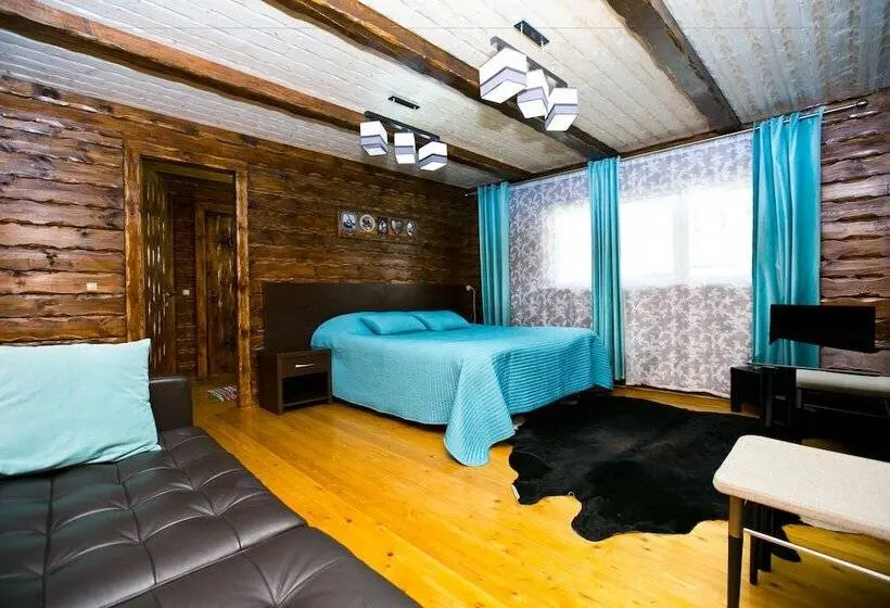 コンフォートルーム, Cherepanovs' Guest House