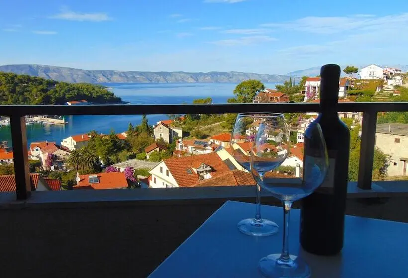 オーシャンビュースタンダードルームバルコニー付き, Guest House Hvar Jelsa