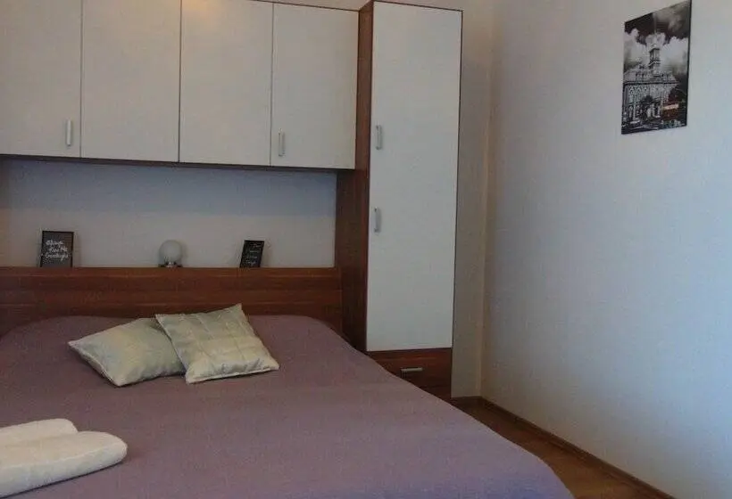 オーシャンビュースタンダードルームバルコニー付き, Guest House Hvar Jelsa