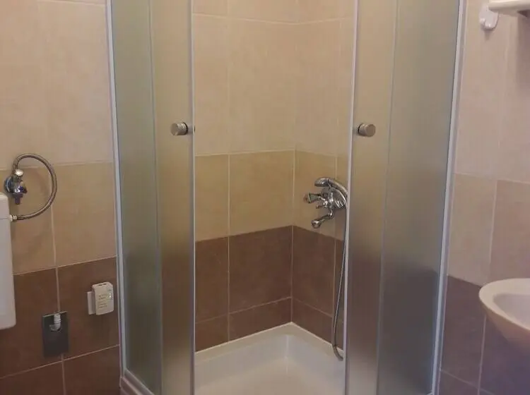 スタンダードスタジオ, Guest House Hvar Jelsa