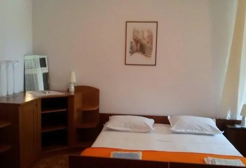 スタンダードスタジオ, Guest House Hvar Jelsa