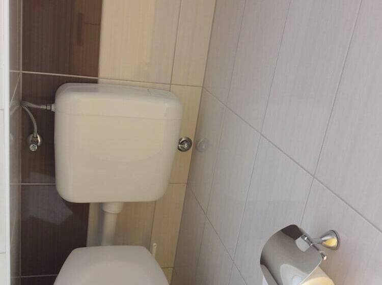 חדר סטנדרט נוף לגינה, Guest House Hvar Jelsa