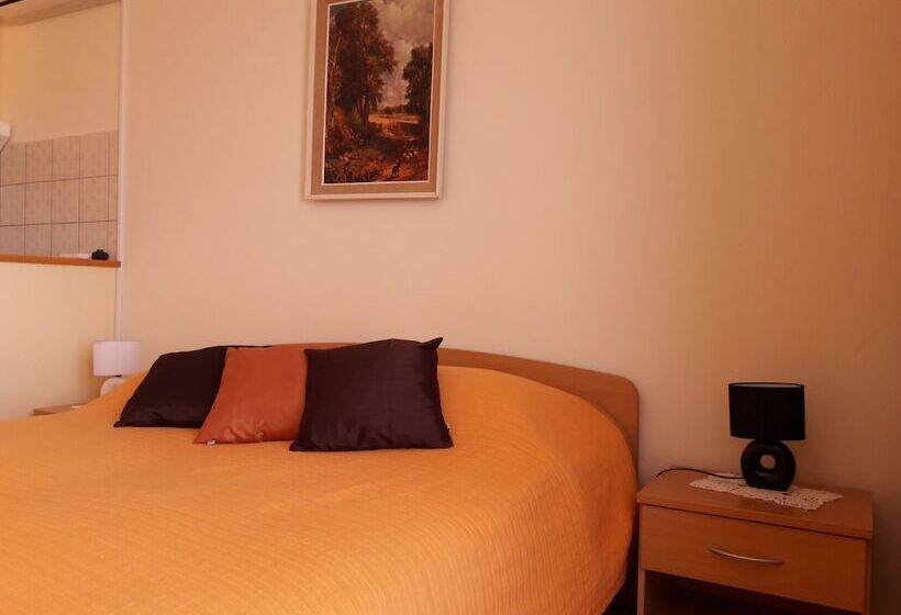 סטודיו סטנדרטי נוף לים, Guest House Hvar Jelsa