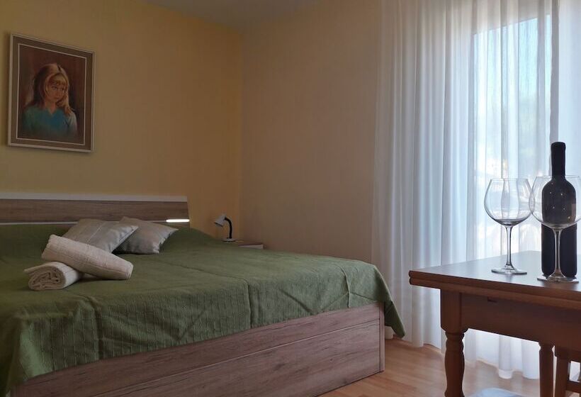 סטודיו סטנדרטי נוף לים, Guest House Hvar Jelsa