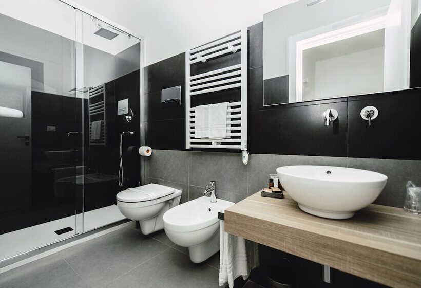 غرفة قياسية ثلاثية, Elysium B&b