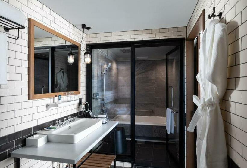 סוויטה נוף לים, Four Points By Sheraton Nagoya, Chubu International Airport