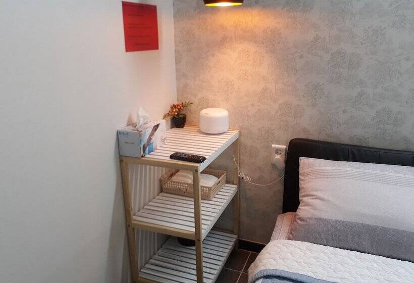 标准间, Capsule Hotel Goodstayinn