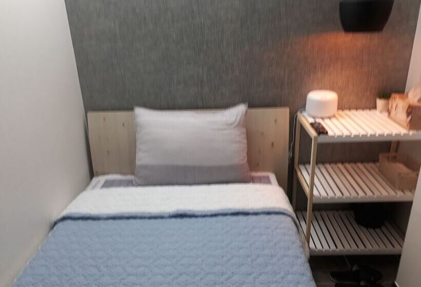 标准单人间, Capsule Hotel Goodstayinn