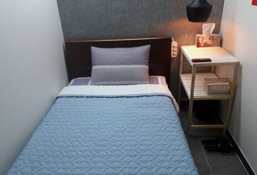标准单人间, Capsule Hotel Goodstayinn
