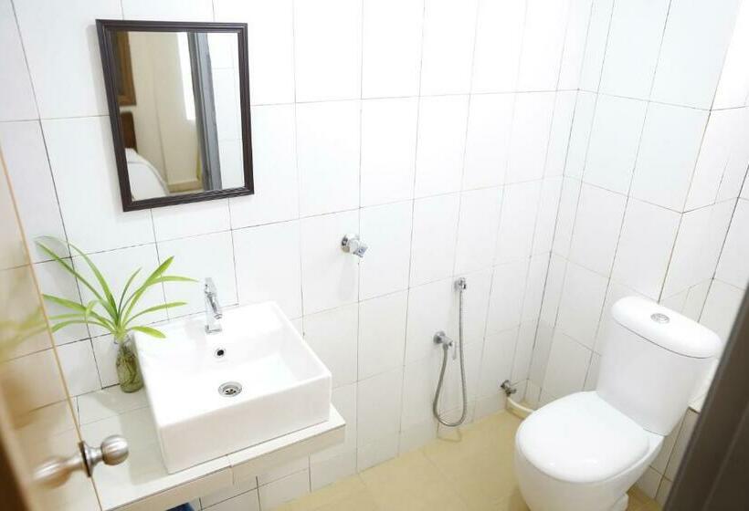 اتاق لوکس با تخت بزرگ, Mawar Villa