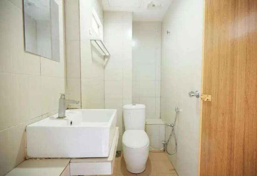 اتاق لوکس با بالکن و چشم‌انداز دریا, Mawar Villa