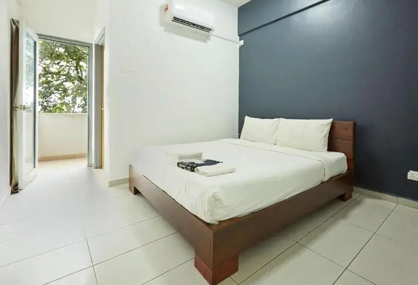 اتاق لوکس با بالکن و چشم‌انداز دریا, Mawar Villa