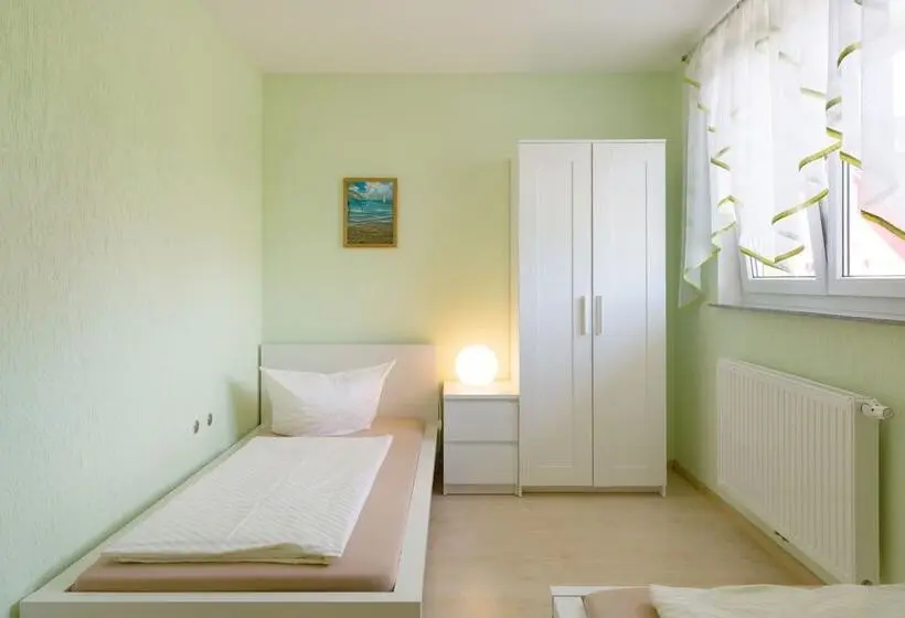Quarto Familiar, Pension Sieg