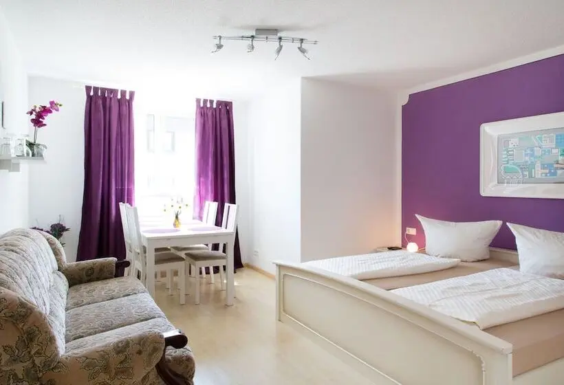 Quarto Familiar, Pension Sieg