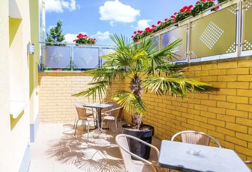 Quarto Familiar Deluxe, Pension Sieg