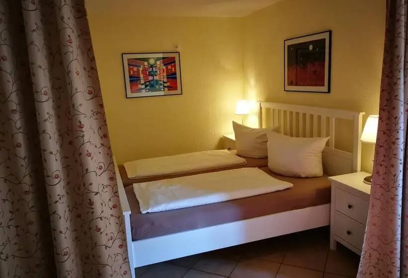 Quarto Familiar Deluxe, Pension Sieg