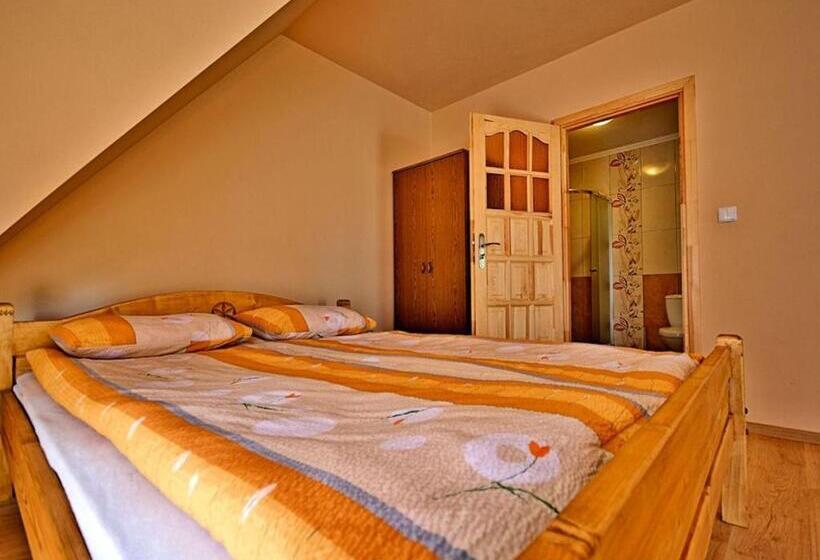 اتاق استاندارد سه نفره, Zajazd Teremulka