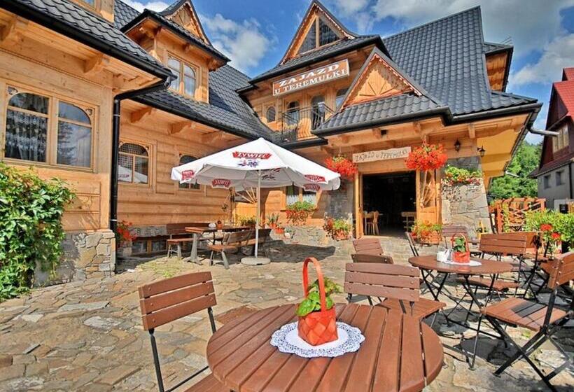 اتاق استاندارد چهار تخته, Zajazd Teremulka