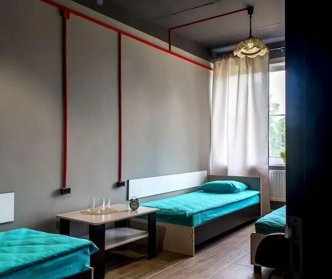 ルームシェアのワンベッド, Filosof Hostel