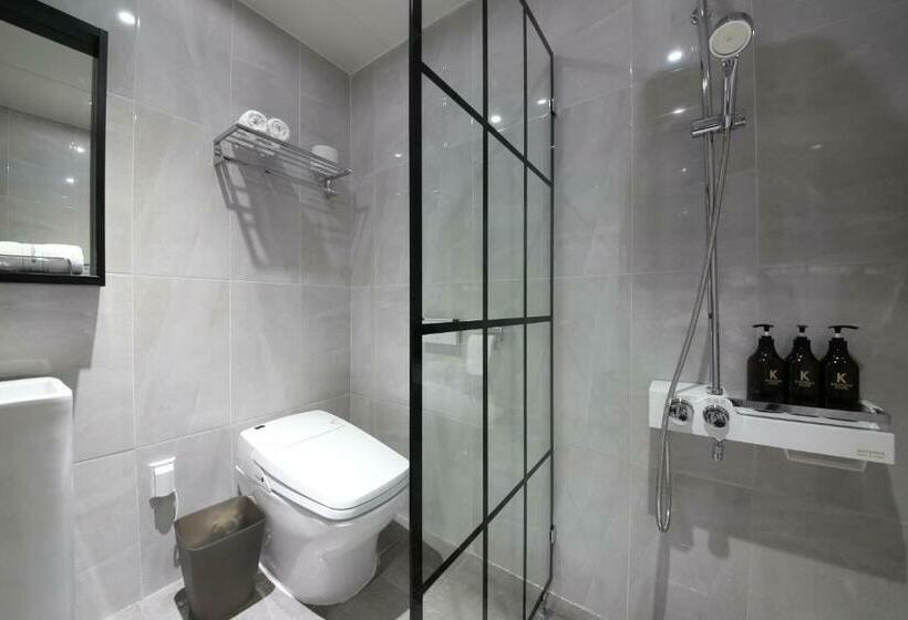 اتاق استاندارد, K