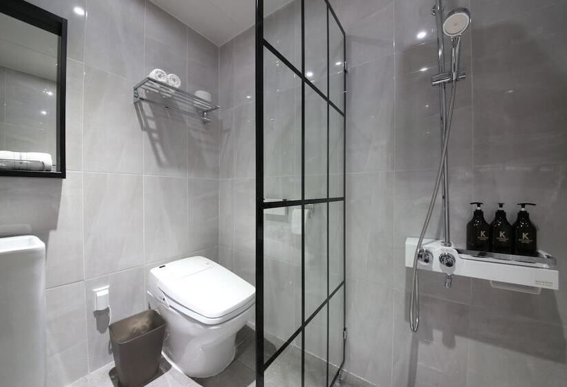 اتاق لوکس, K