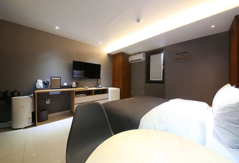 اتاق لوکس, K