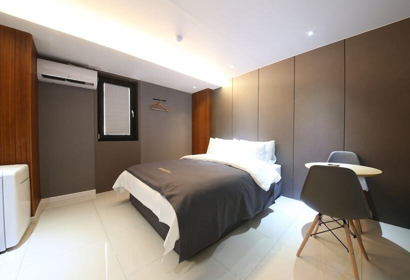 اتاق لوکس, K