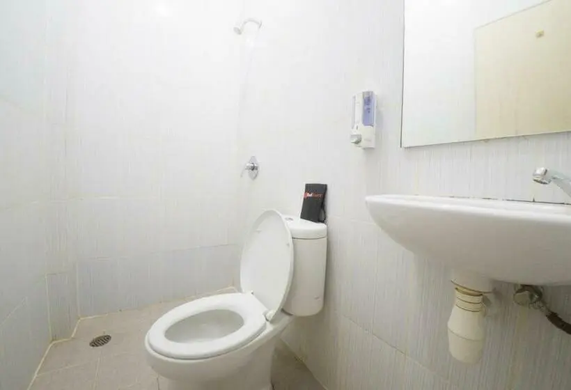 スタンダードルーム, Reddoorz Plus Near Mall Panakukang 2