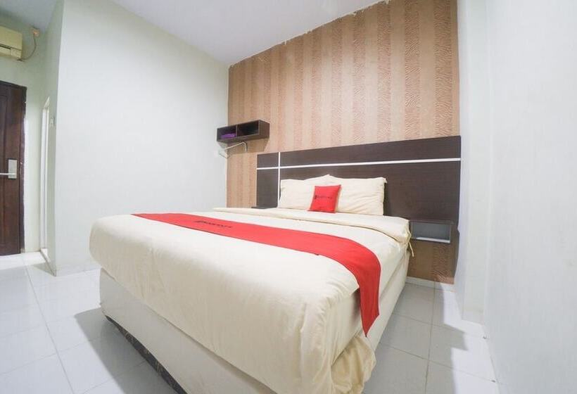 Номер Deluxe, Reddoorz Plus Near Mall Panakukang 2
