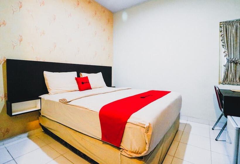 Номер Economy, Reddoorz Plus Near Mall Panakukang 2