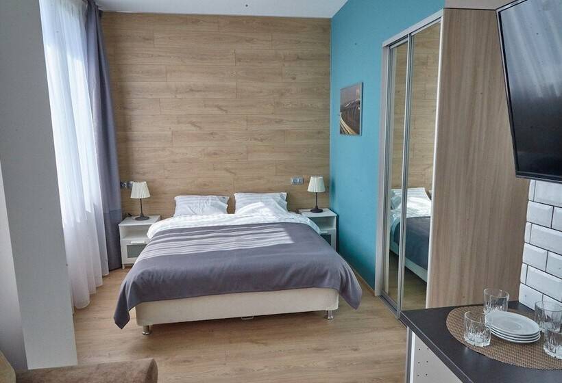 Escritório Estándar, Port Inn Apartment