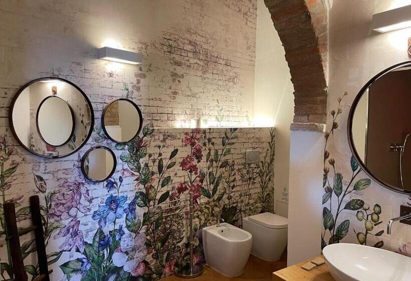 豪华套房, La Corte Segreta