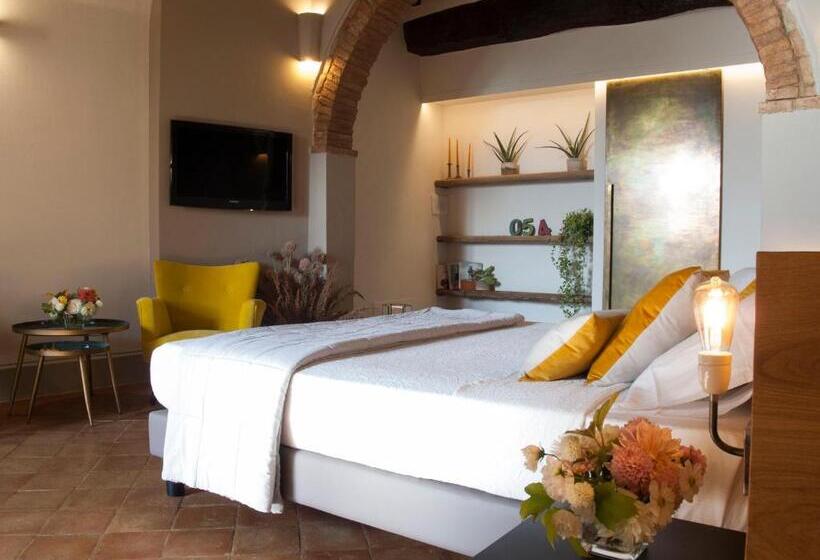 豪华套房, La Corte Segreta