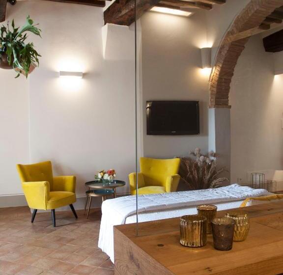 豪华套房, La Corte Segreta