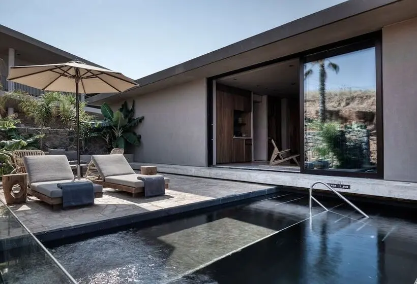 1-Bedroom Villa Sea View