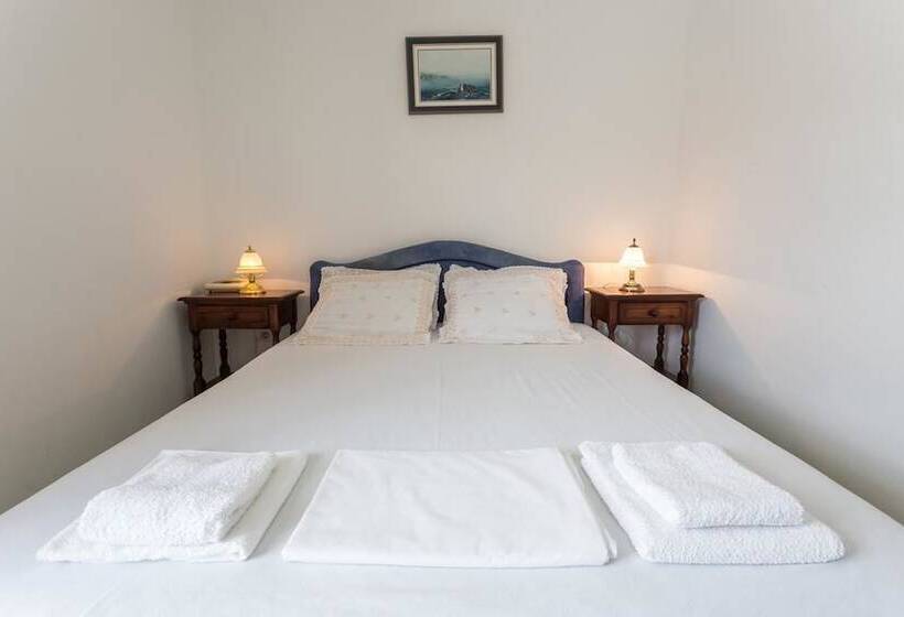 اتاق کلاسیک با تخت دوبل, Jovana