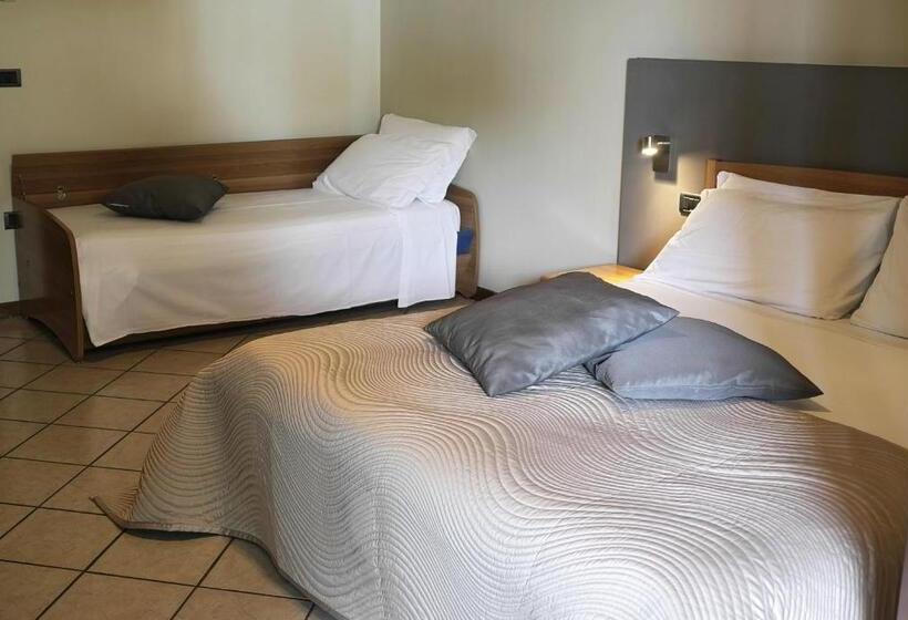 Standard Kolmen Hengen Huone, Relais Bb Pacengo