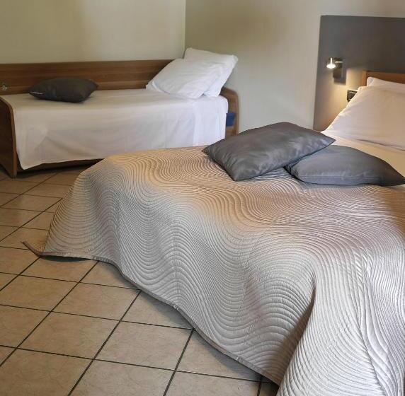 Standard Kolmen Hengen Huone, Relais Bb Pacengo