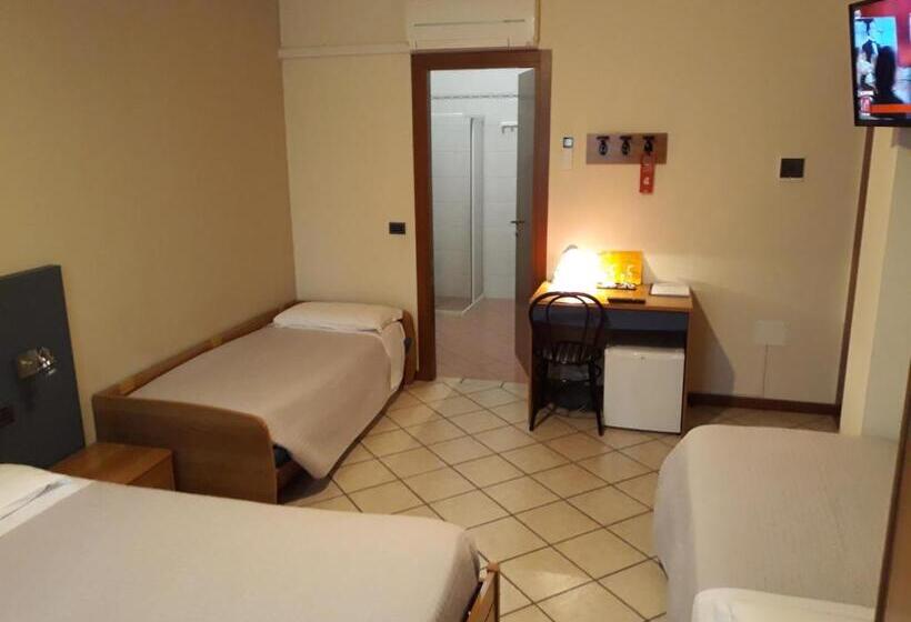 Standard Neljän Hengen Huone, Relais Bb Pacengo