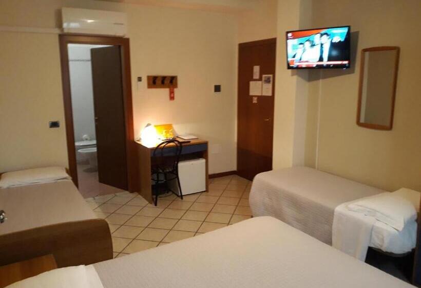 Standard Neljän Hengen Huone, Relais Bb Pacengo