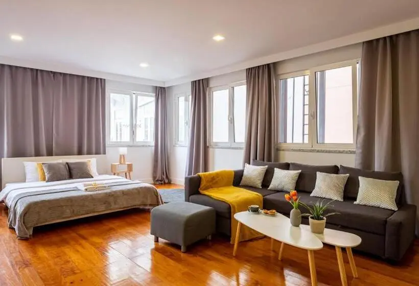 اتاق استاندارد با سرویس بهداشتی مشترک, Hola Lisbon Suites