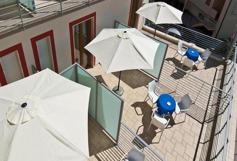 غرفة قياسية ثلاثية, Europa