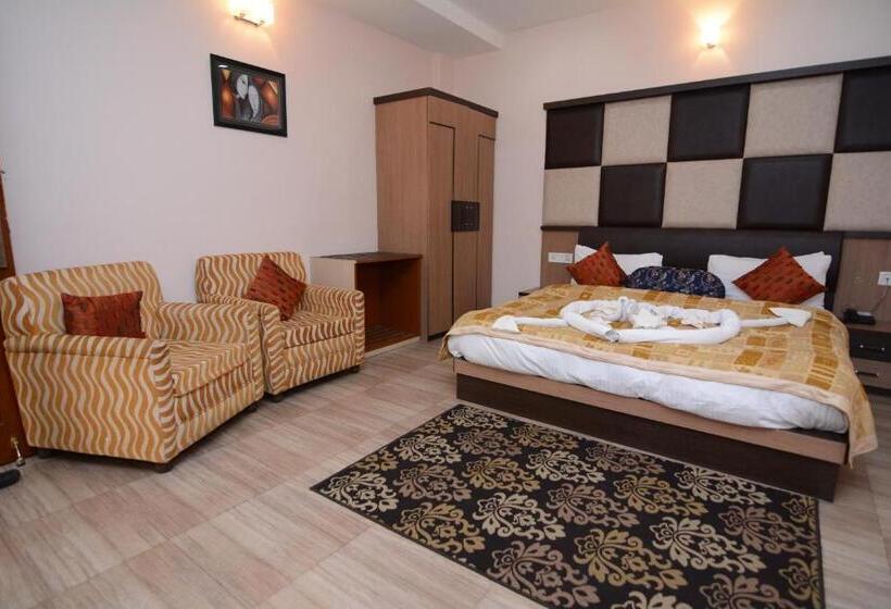 غرفة قياسية سرير كينج, Royal Highness