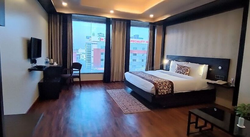 اتاق اجرایی, Vijay Paradise