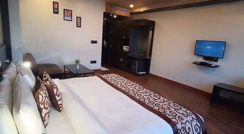 اتاق اجرایی, Vijay Paradise